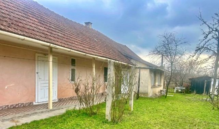 🏠 CASĂ SPAȚIOASĂ CU POTENȚIAL – BÉKÉS, ÚJVÁROSI